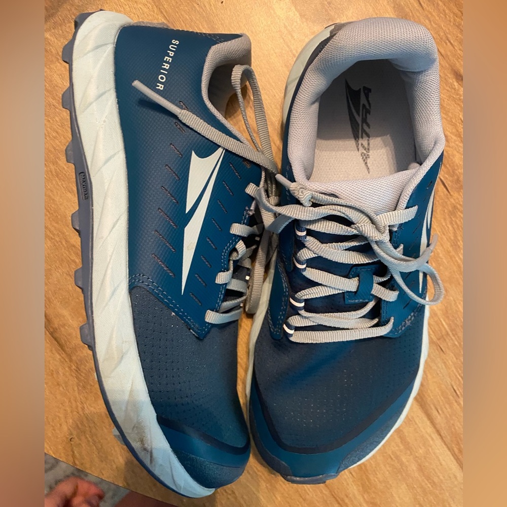 Altra superior sneaker women's size 8.5/8 Teal colored